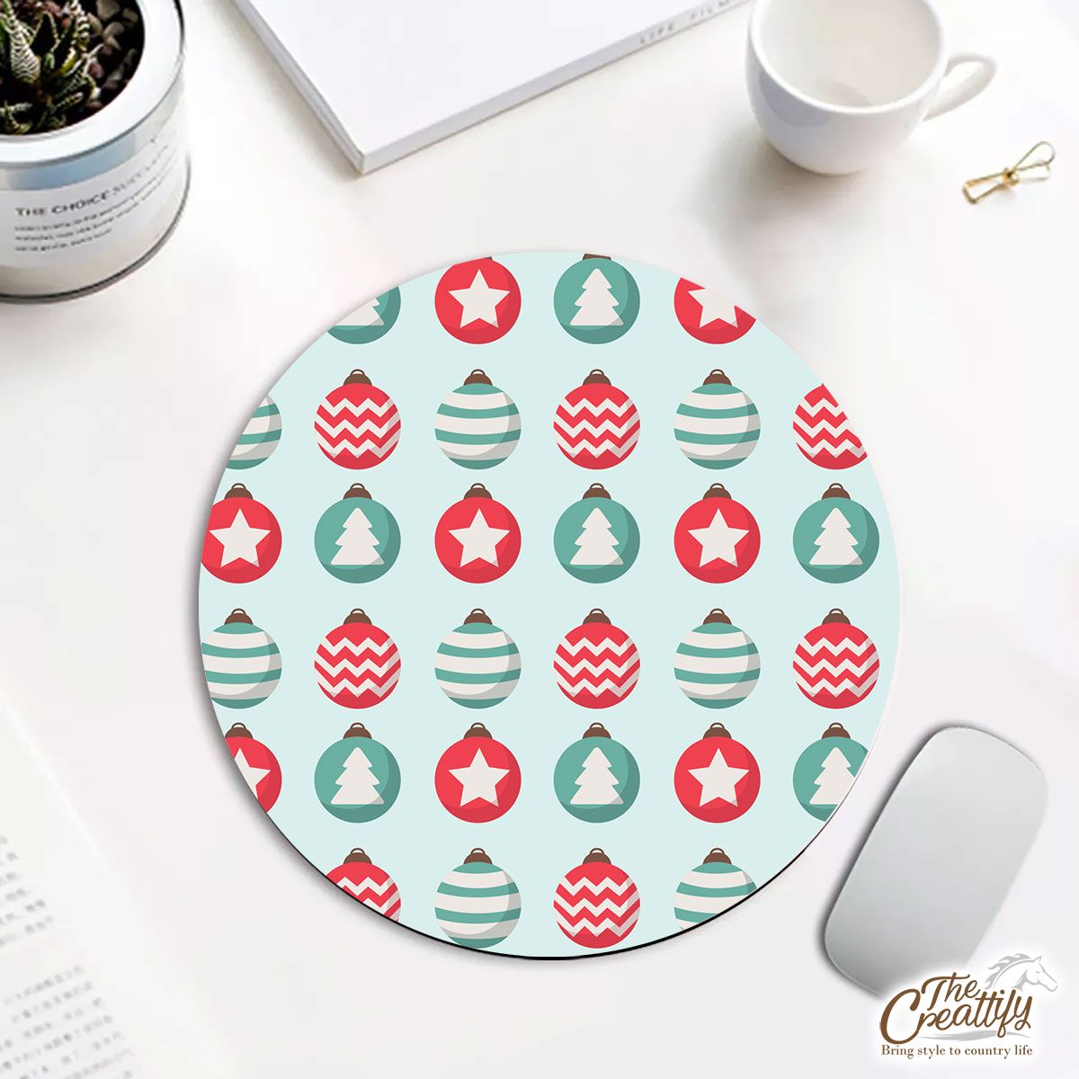 Christmas Balls On Blue Background Round Mouse Pad