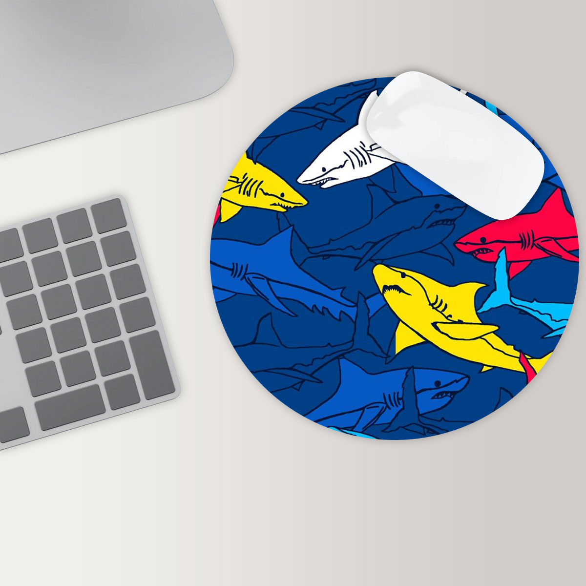 Colorful Great White Shark Round Mouse Pad