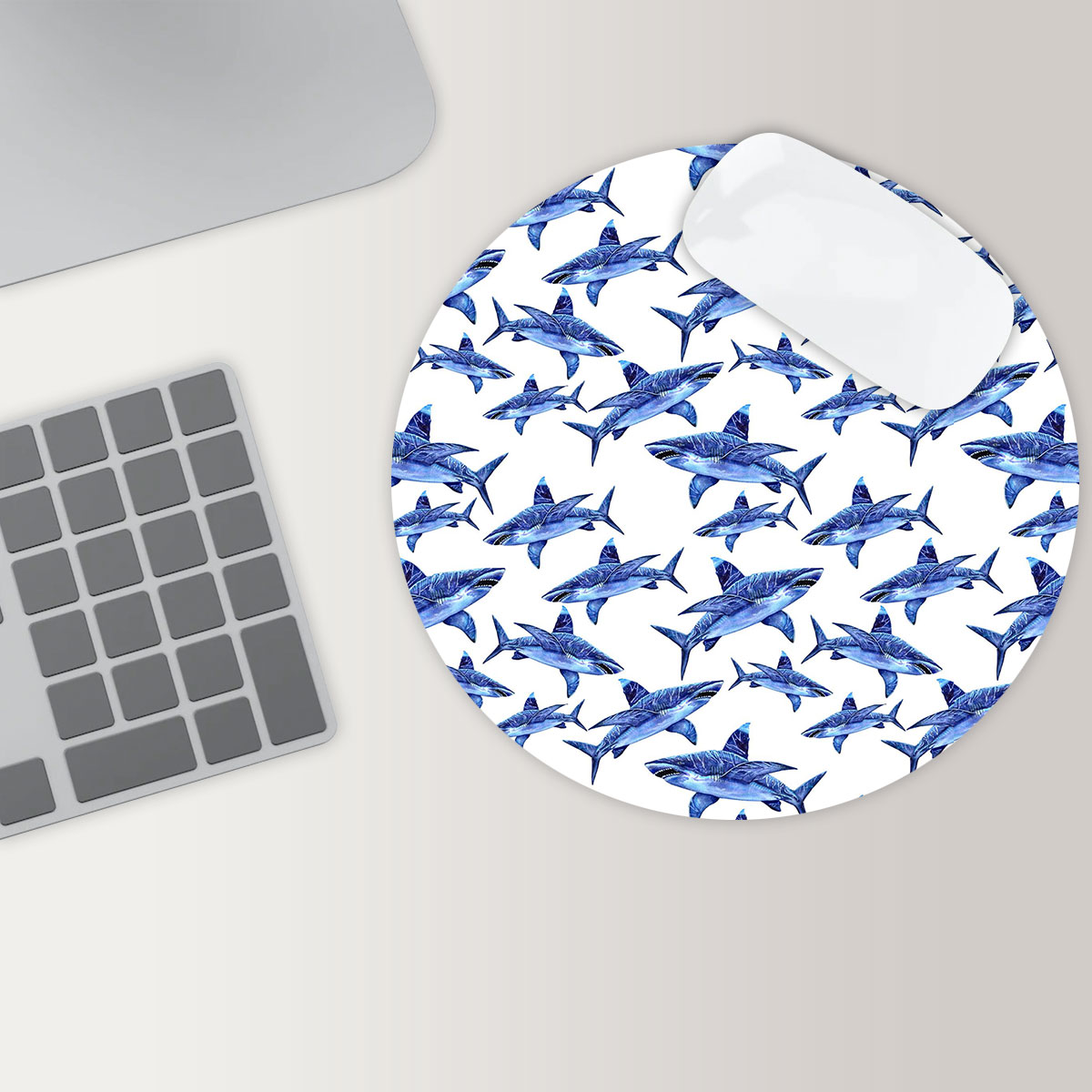 Great White Shark On White Round Mouse Pad