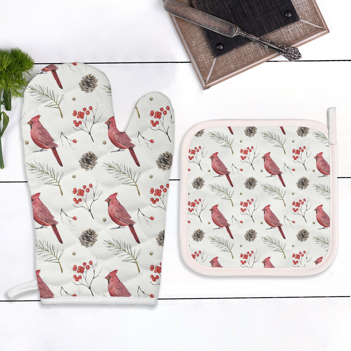 Berries Red Cardinal Oven Mitts Pot Holder Set