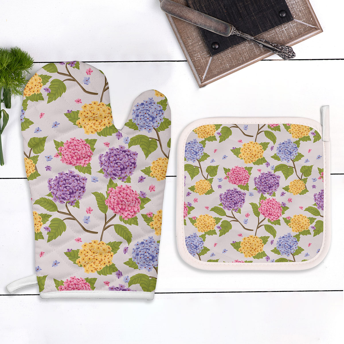 Floral Hydrangea Seamless Pattern Oven Mitts Pot Holder Set