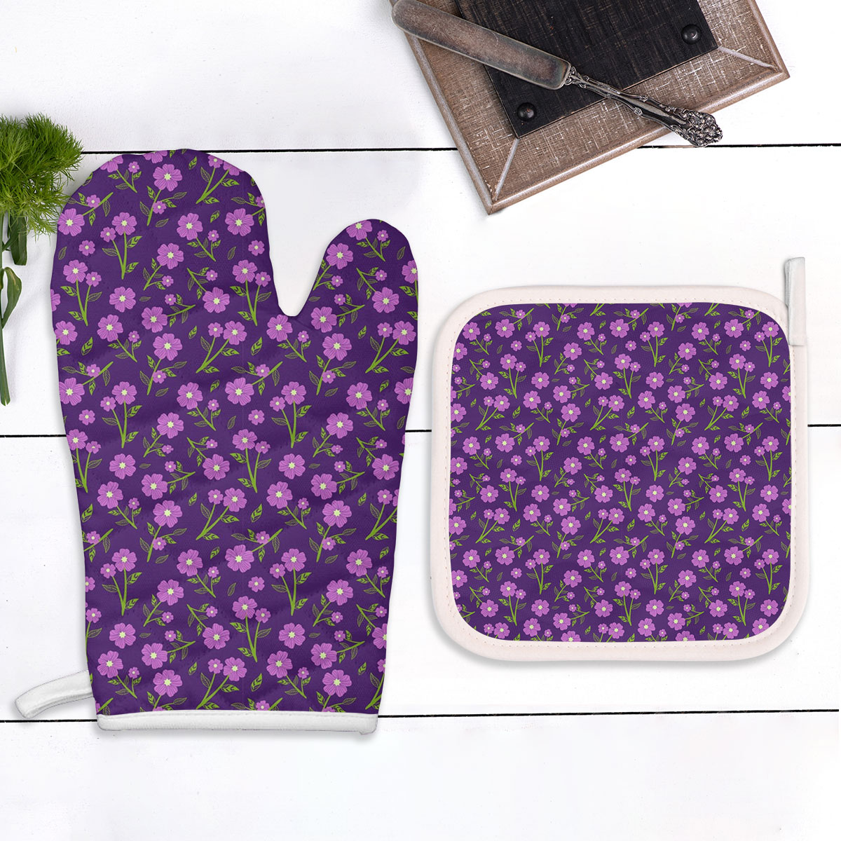 Purple Flower Vibe Seamless Pattern Oven Mitts Pot Holder Set