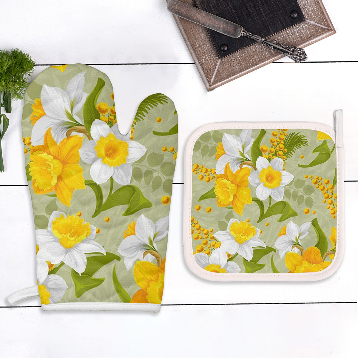 Retro Daffodils Flower Oven Mitts Pot Holder Set