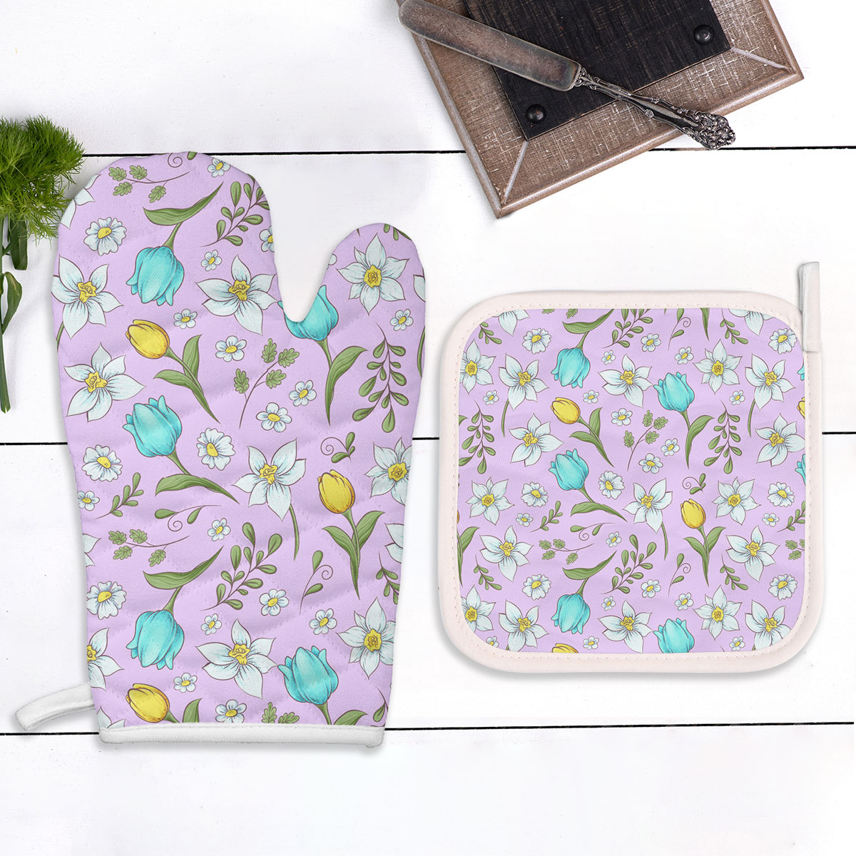 Seamless Pattern Of Daffodils Tulips Oven Mitts Pot Holder Set