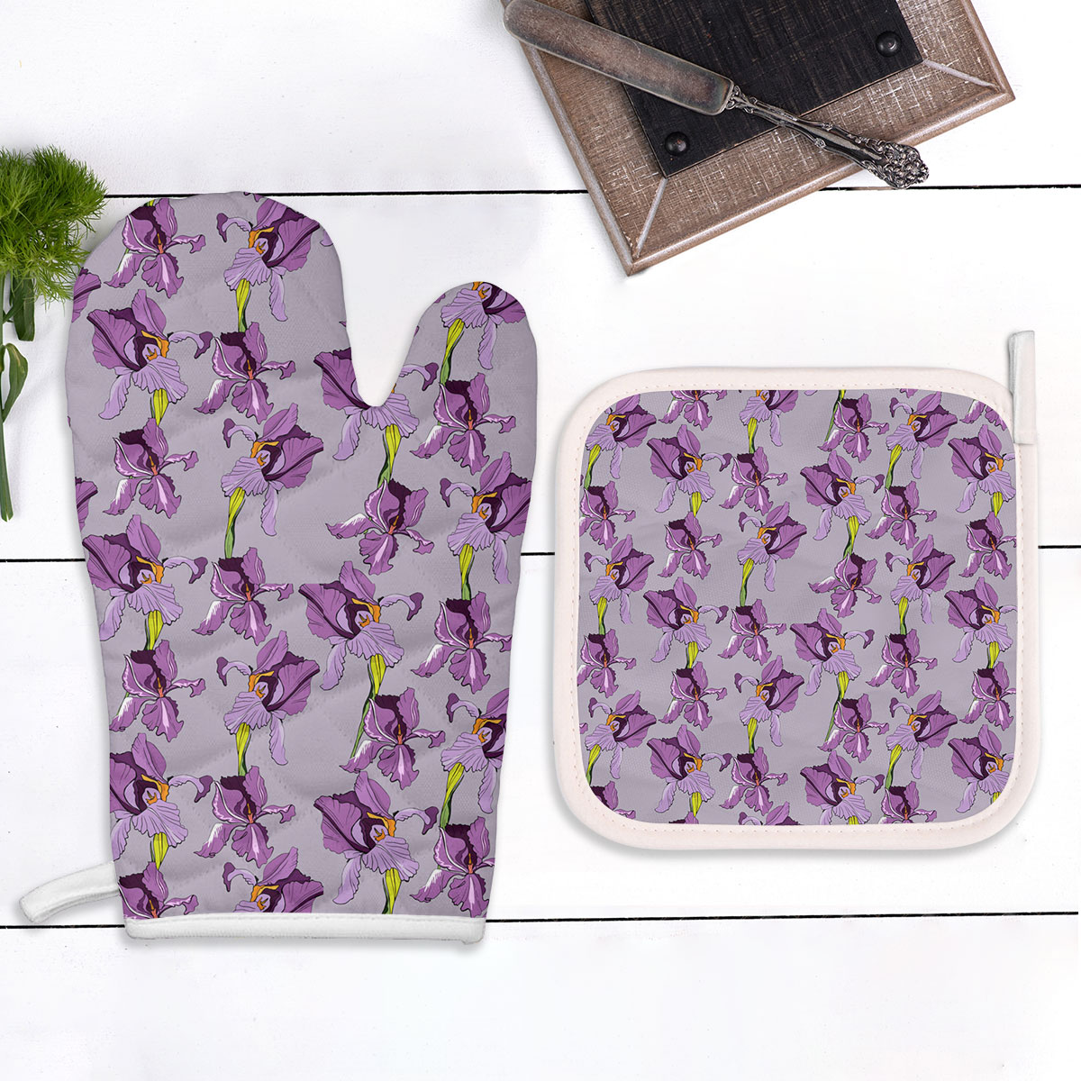 Seamless Pattern With Purple Iris Flowers Oven Mitts Pot Holder Set