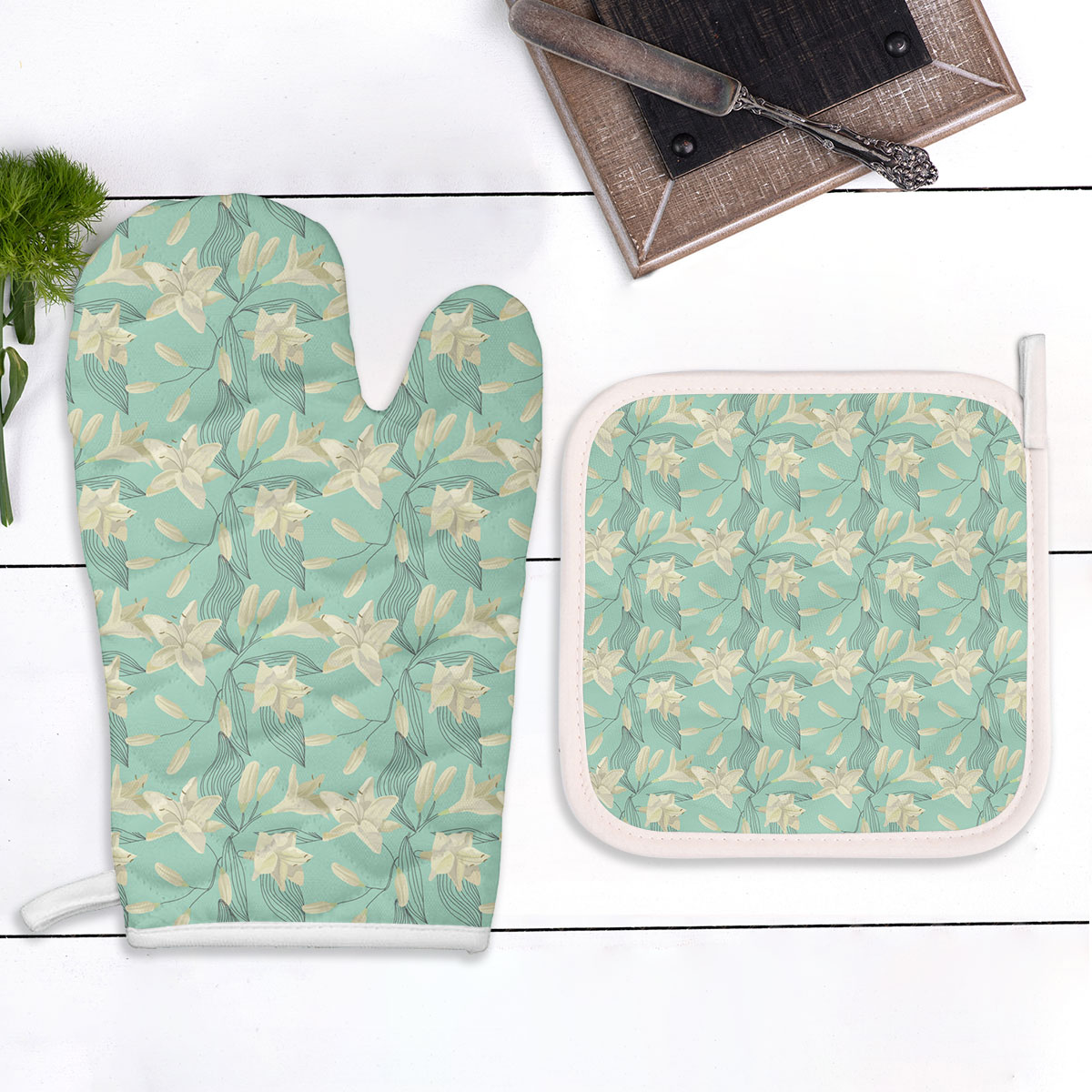Tropical Lily FLowers Oven Mitts Pot Holder Set