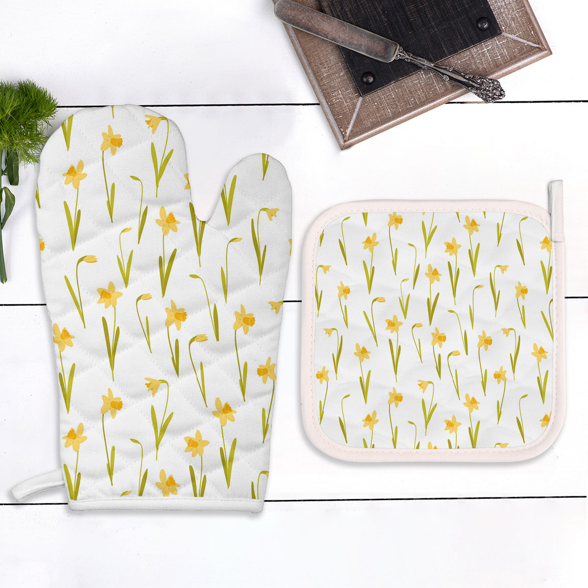 Yellow Daffodils On White Background Oven Mitts Pot Holder Set