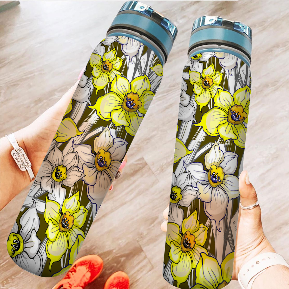 Botanical With Flowers Of Narcissus Daffodil Tracker Bottle