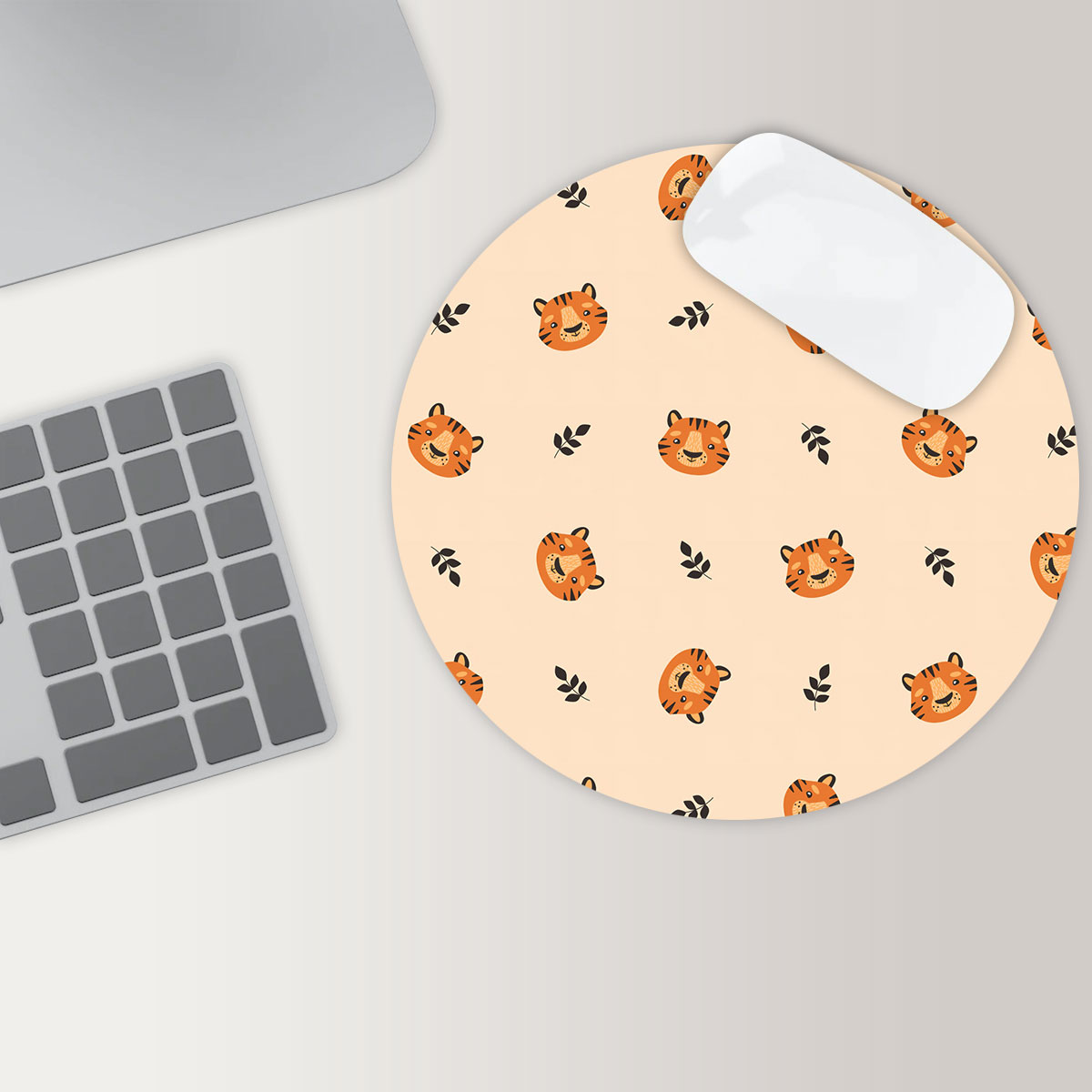 Tiger And A Leaf Round Mouse Pad 6