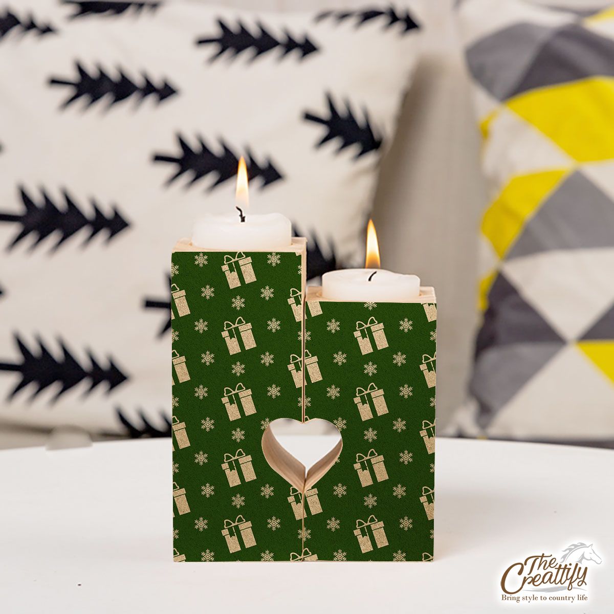 Christmas Presents And Snowflakes Seamless Pattern Green Background Heart Wooden Candlestick | Wooden