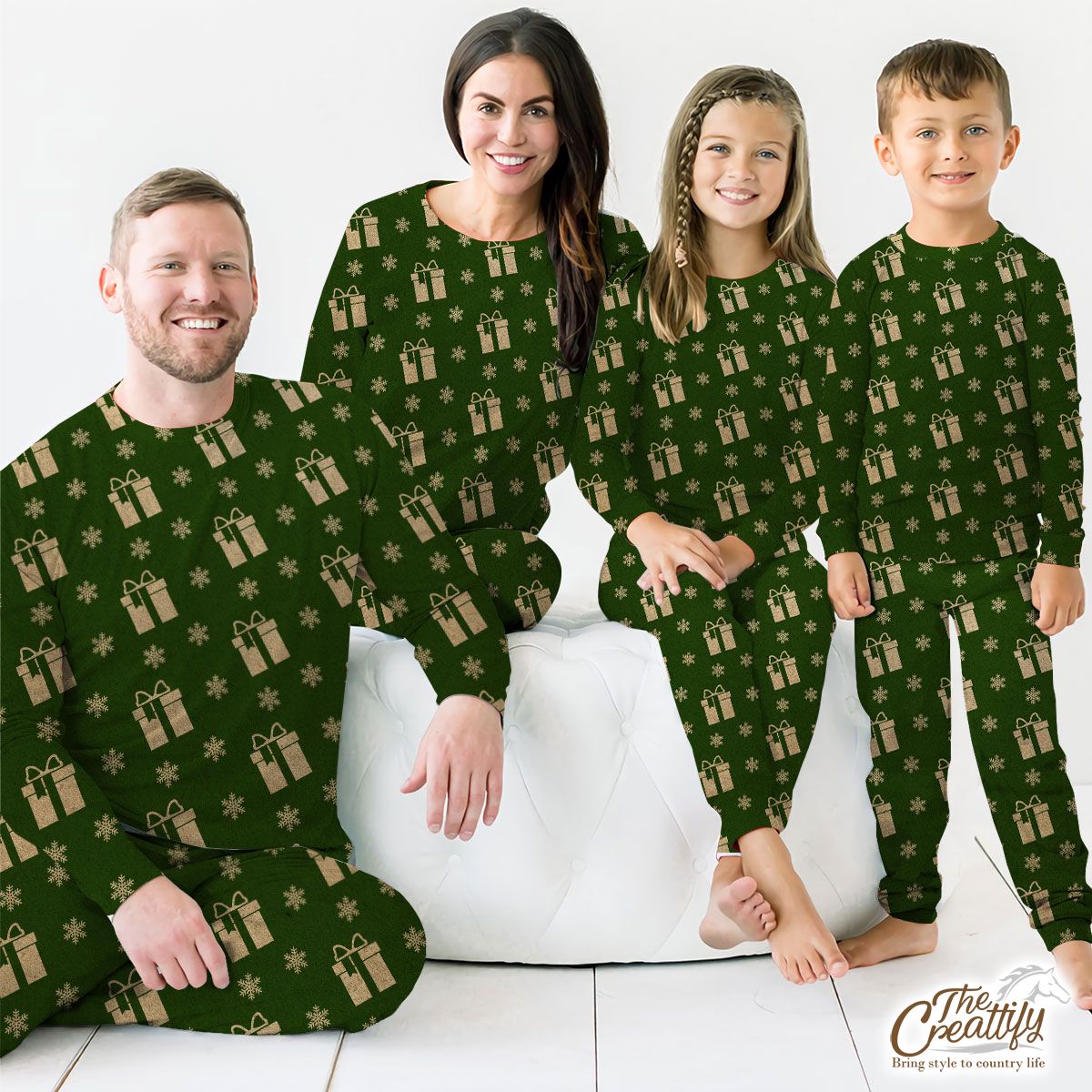 Christmas Presents And Snowflakes Seamless Pattern Green Background Pajamas