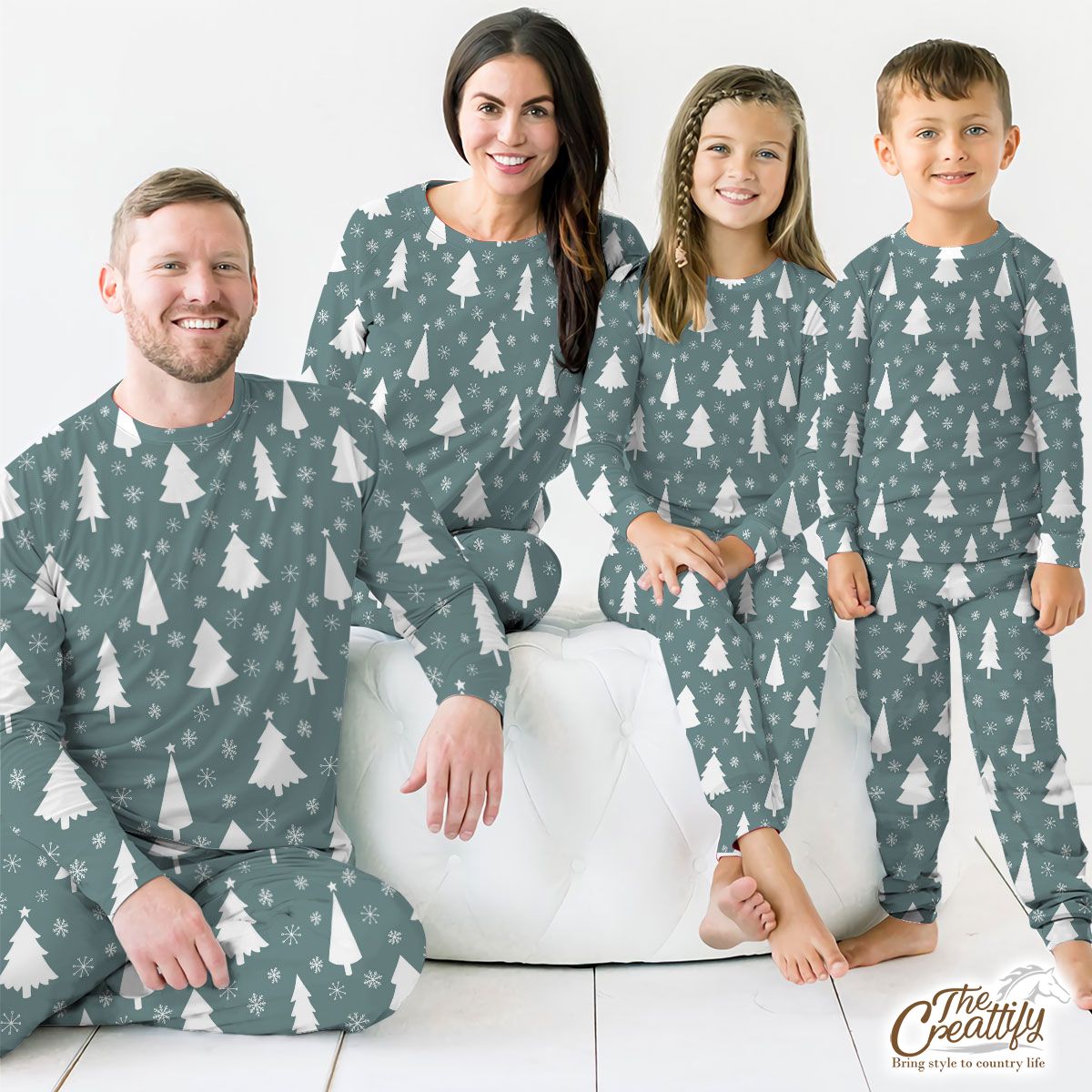 Pine Tree Sillhouette And Snowflake Seamless Pattern Pajamas