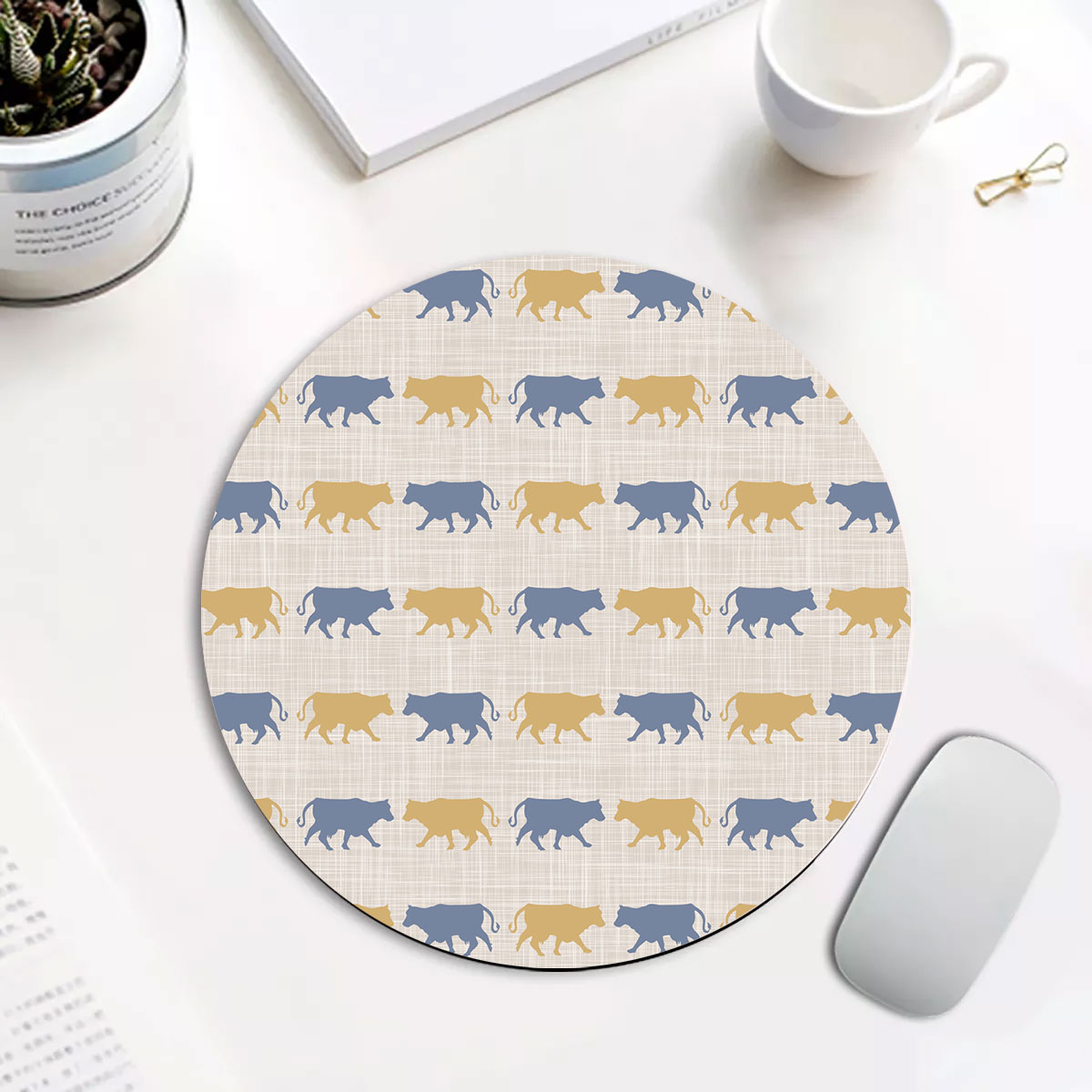 Cow Silhouette Pattern Round Mouse Pad