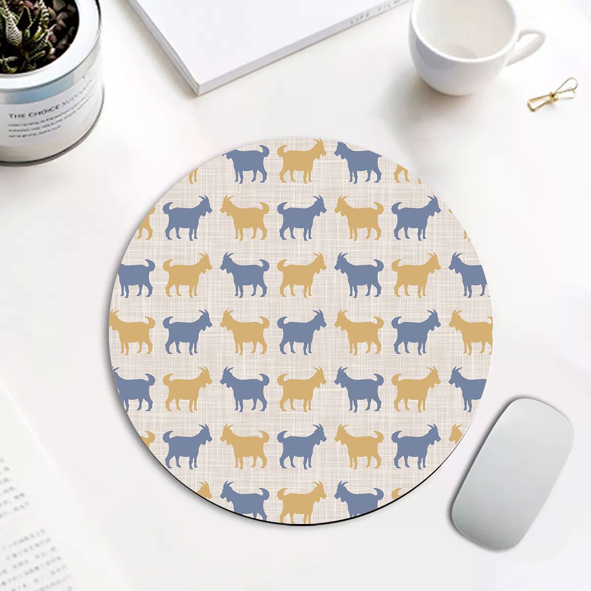 Goat Silhouette Pattern Round Mouse Pad