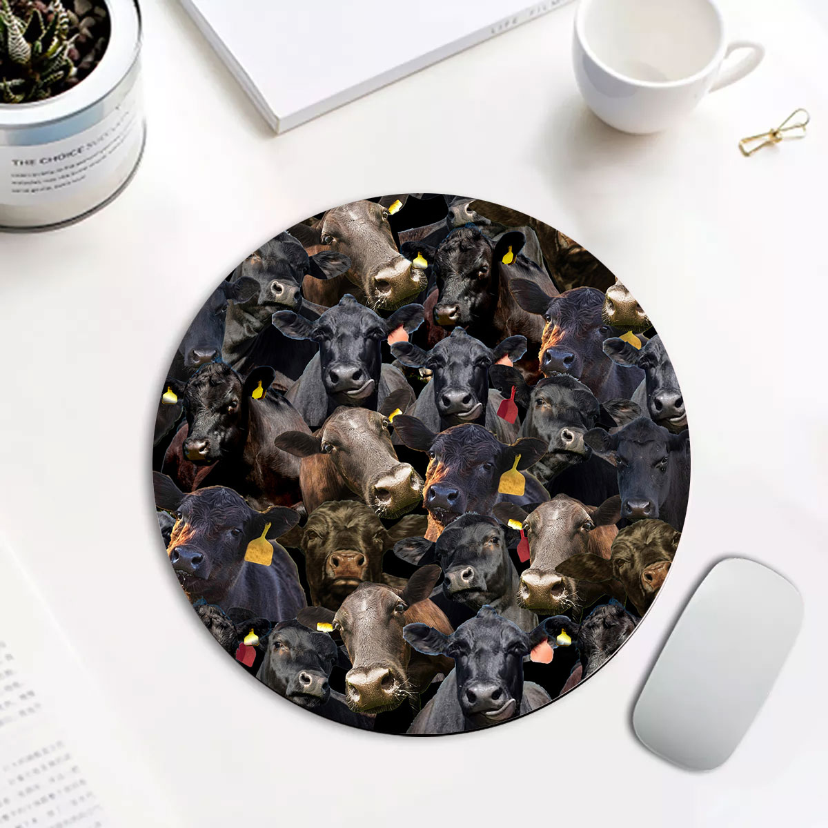Black Angus Herd Pattern Round Mouse Pad