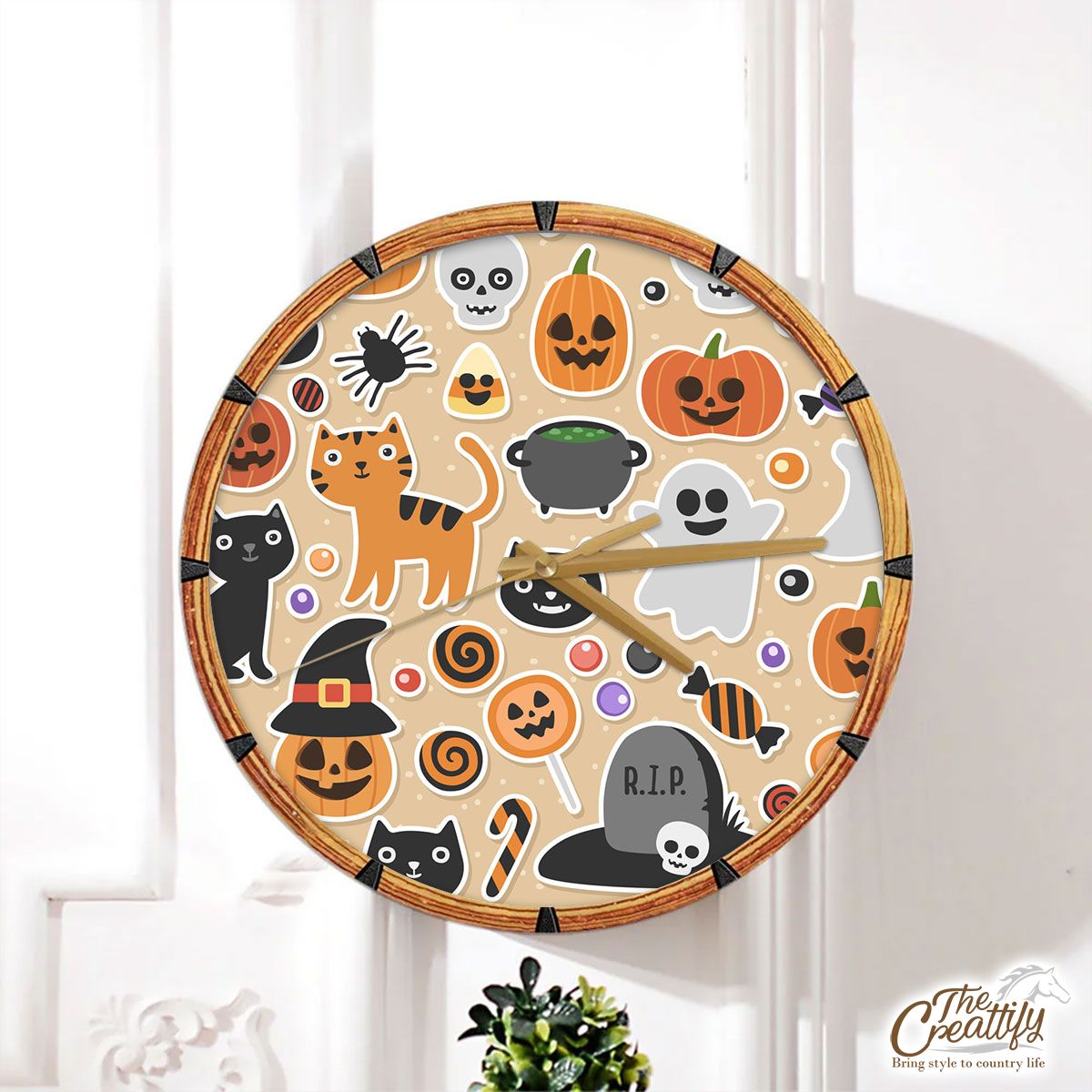Scary Halloween Cat  With Pumpkin Jack O Lantern and Skull Wall Clock