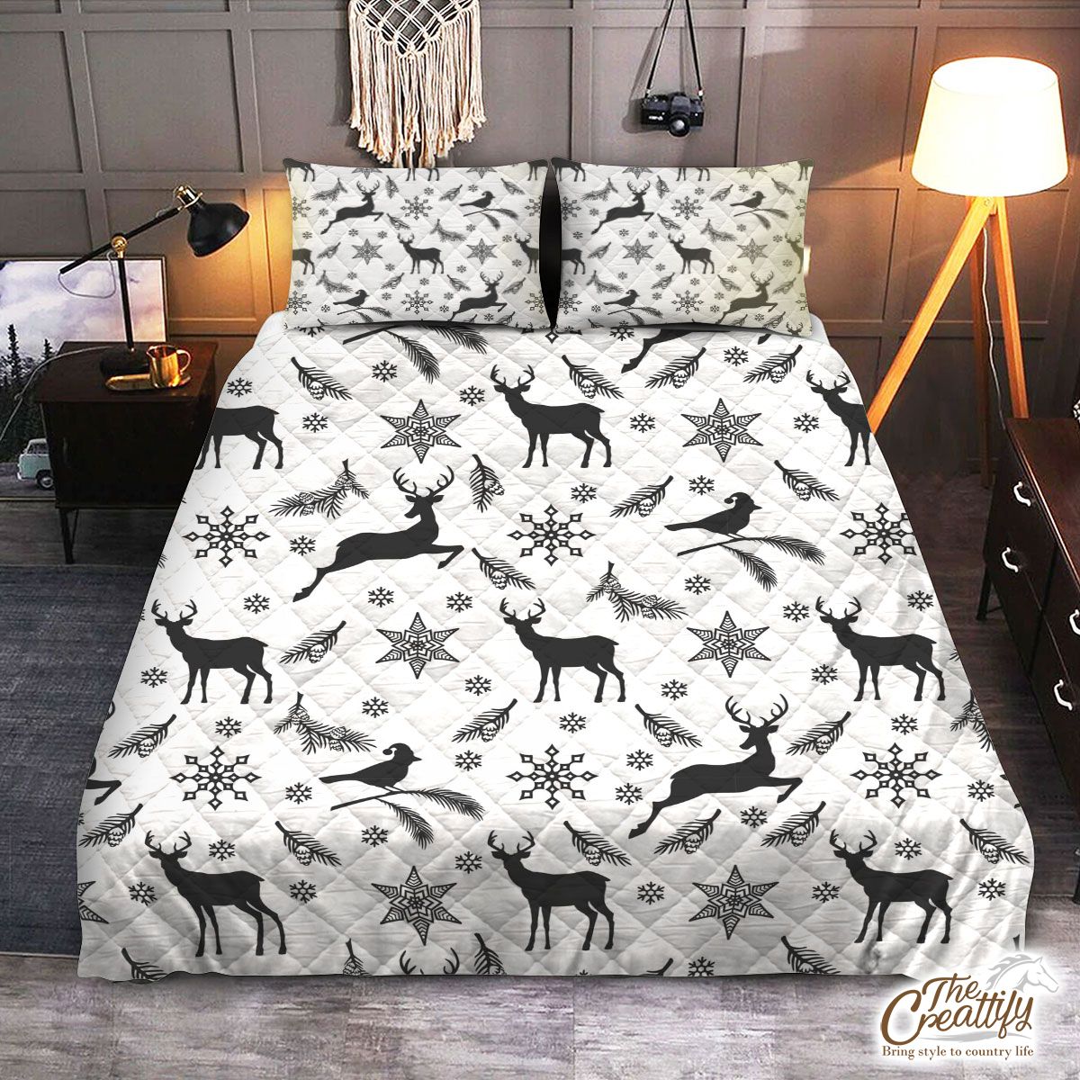Black And White Reindeer And Snowlfake Christmas Quilt Set