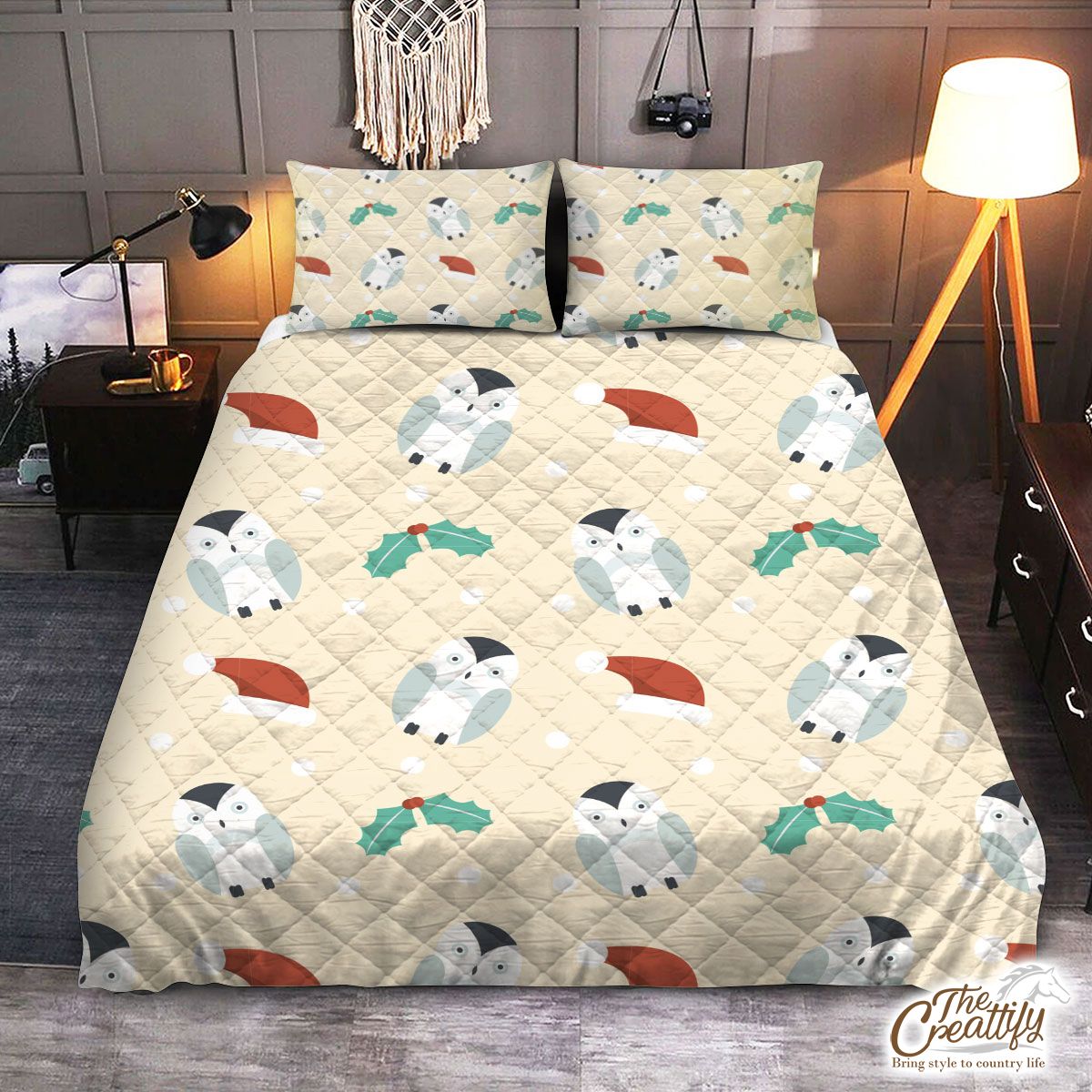 Christmas Penguins, Holly Leaf On Light Yellow Background Quilt Set