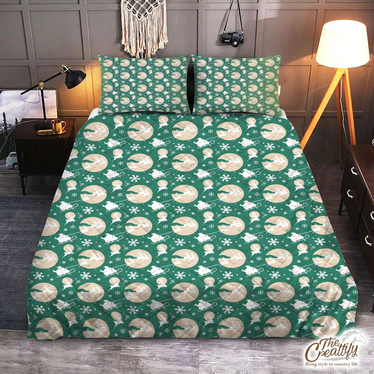 Green And White Santa Sleigh With Snowflake Quilt Set