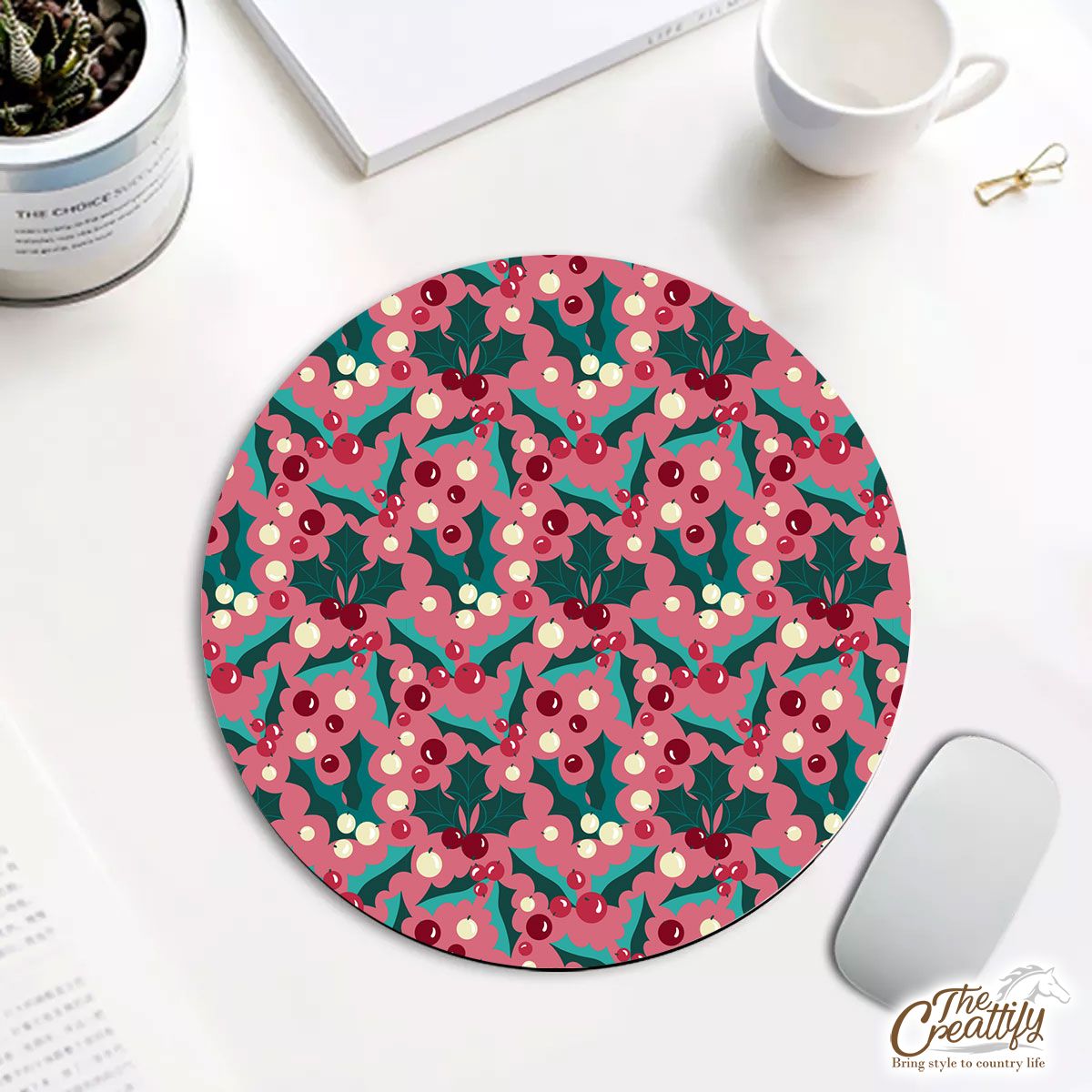 Red Green And Pink Holly Leaf Pattern Round Mouse Pad