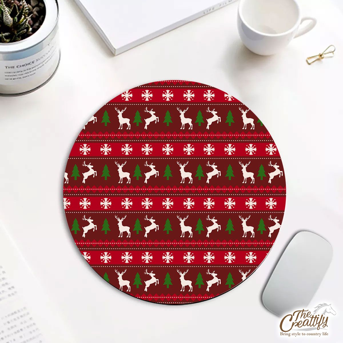 Red Green And White Christmas Tree, Reindeer With Snowflake Round Mouse Pad
