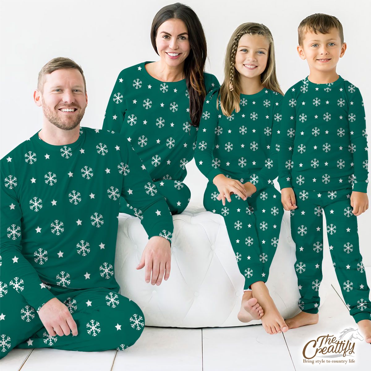 White And Dark Green Snowflake With Christmas Star Pajamas