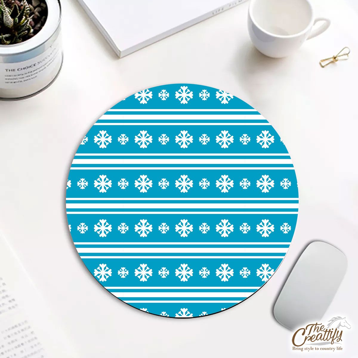 White And Blue Snowflake Christmas Round Mouse Pad