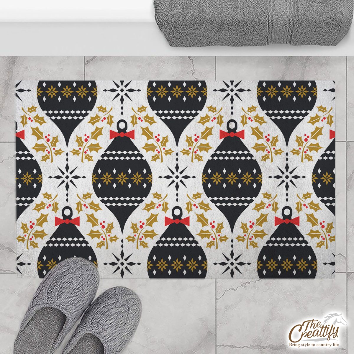 Holly Leaf And Christmas Balls Pattern Doormat
