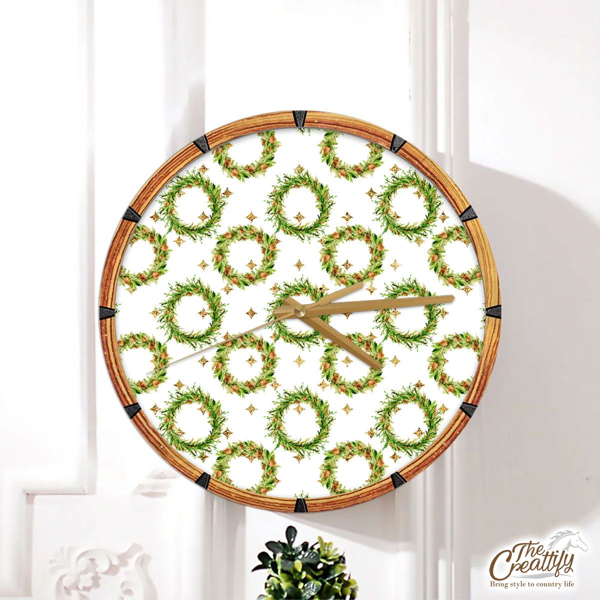 Christmas Wreath And Gold Star Pattern Wall Clock