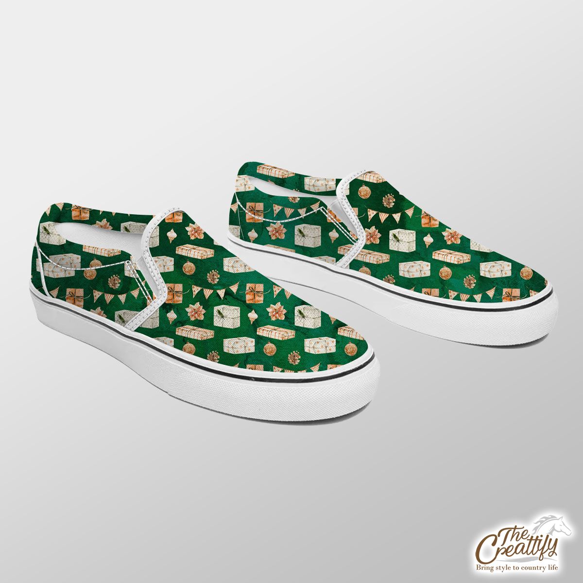 Pine Cone, Christmas Gifts With Flags Pattern Slip On Sneakers
