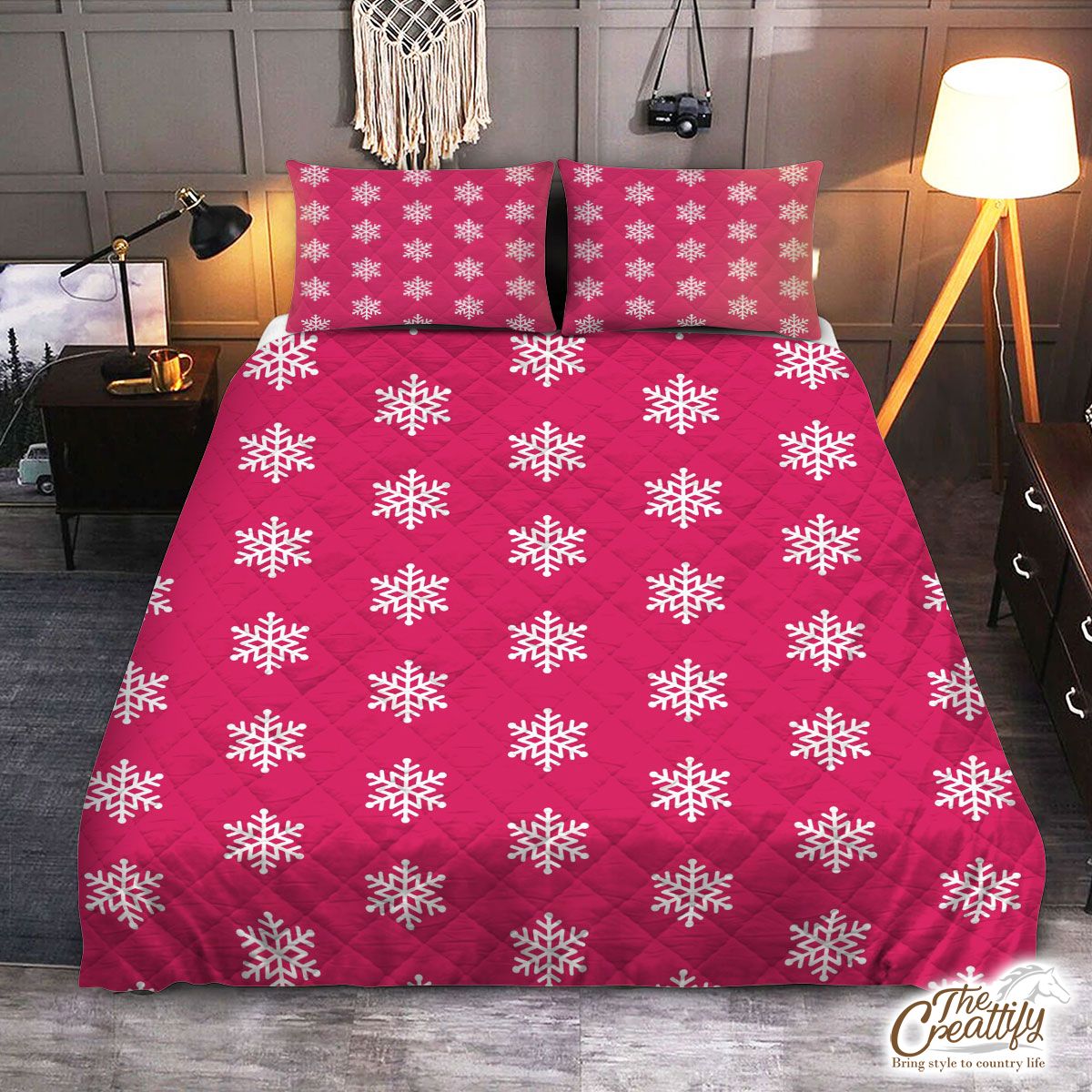 Pink And White Snowflake Quilt Set