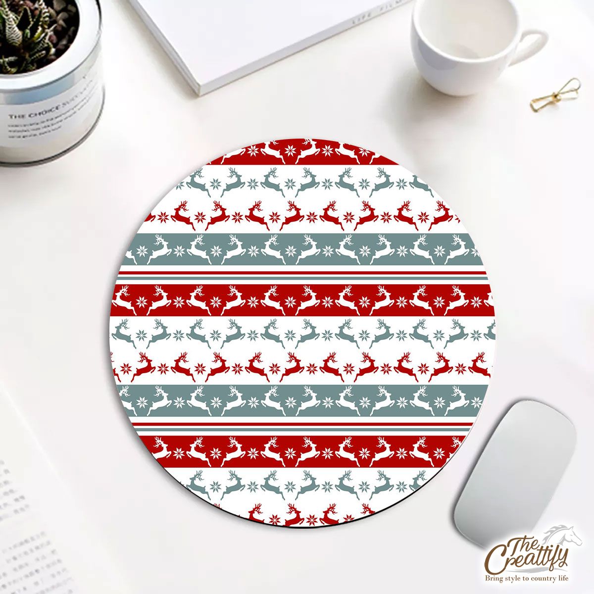 Colorful Christmas Reindeer, Snowflake Pattern Round Mouse Pad