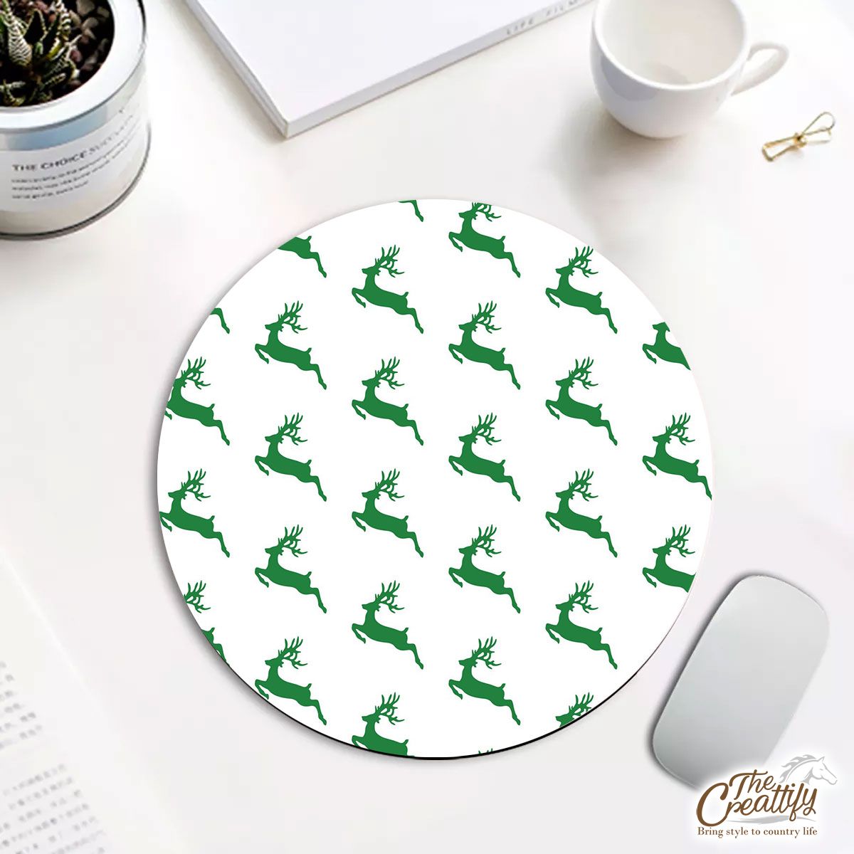 Green And White Christmas Reindeer Round Mouse Pad