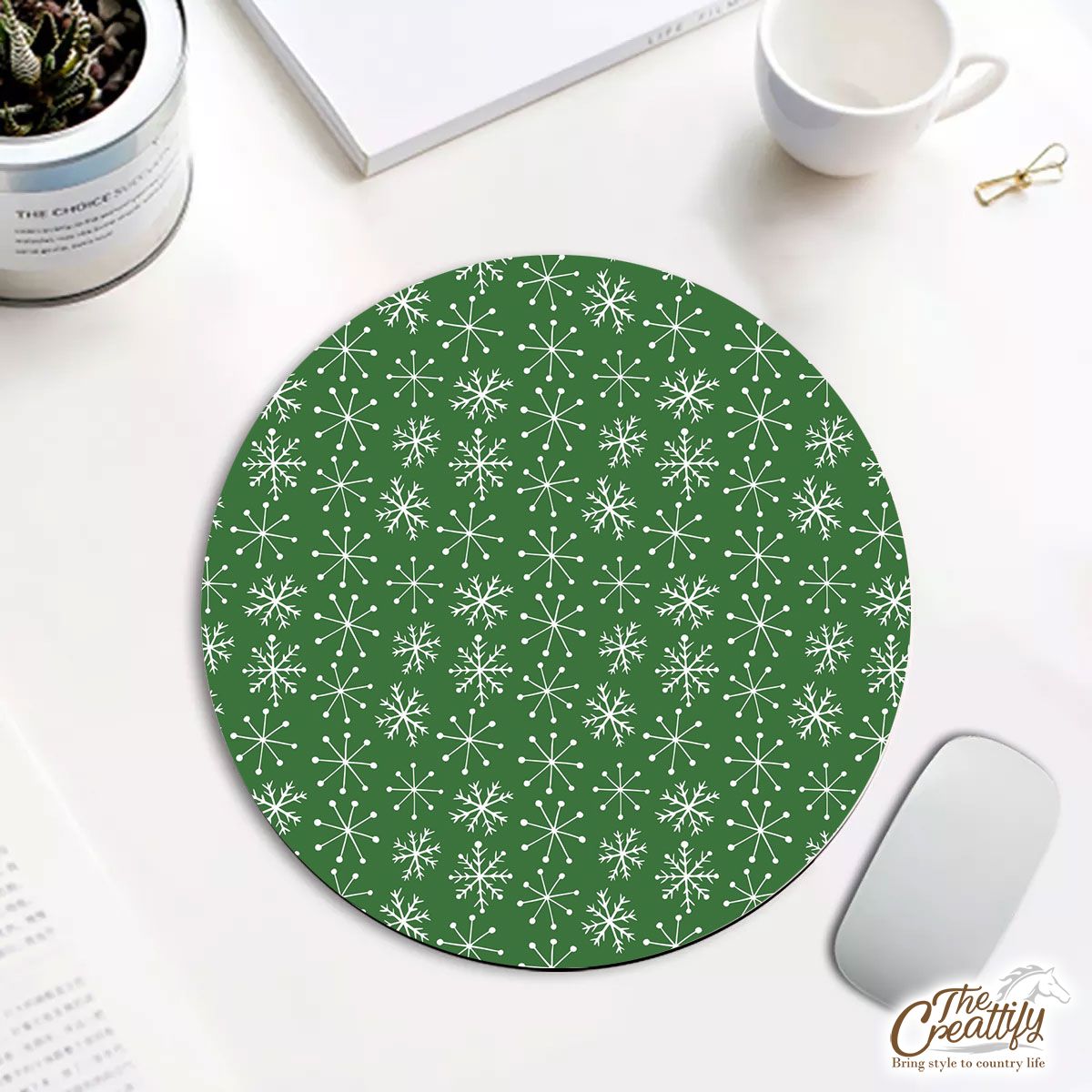 Green And White Snowflake Round Mouse Pad
