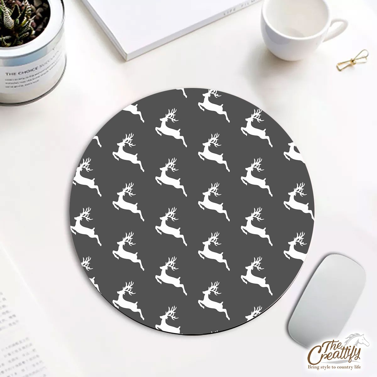 Grey And White Reindeer Round Mouse Pad