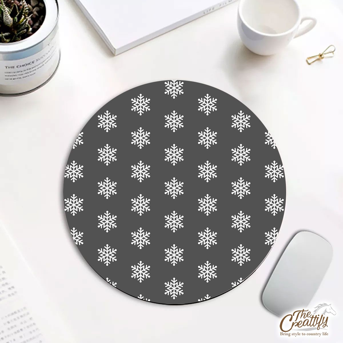 Grey And White Snowflake Round Mouse Pad