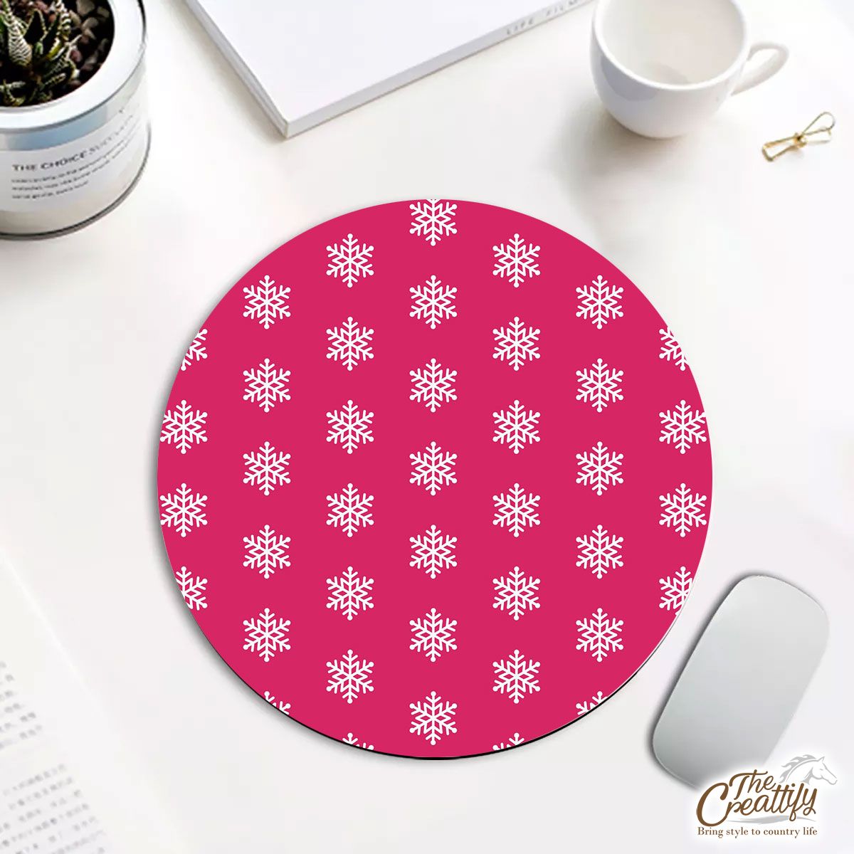 Pink And White Snowflake Round Mouse Pad